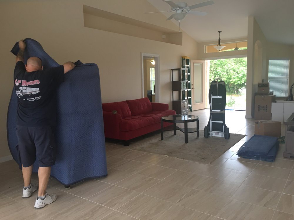 Specialized furniture moving services in Tarpon Springs Quick and efficient furniture moving in Tarpon Springs